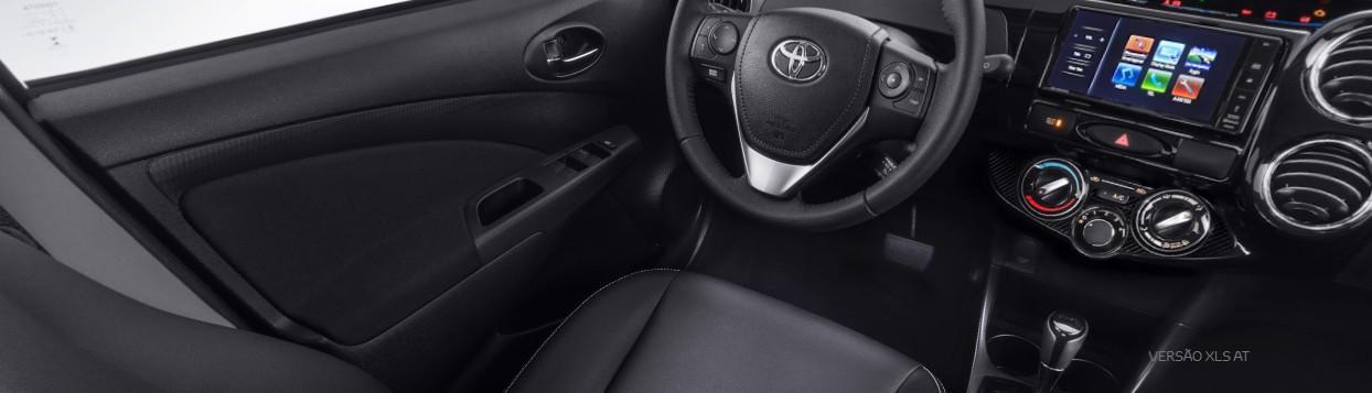Interior do Toyota Etios